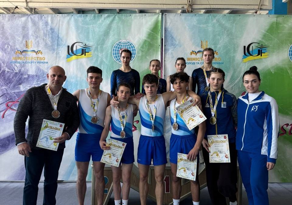 Чемпіонат України та Всеукраїнські змагання серед вікових груп зі стрибків на акробатичній доріжці